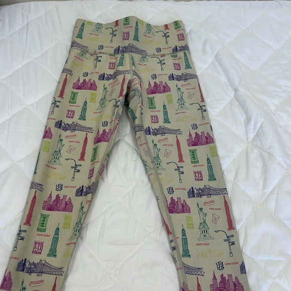 Terez DuoKnit Leggings & Sports Bra Set in NYC Doodle - Picture 6 of 6